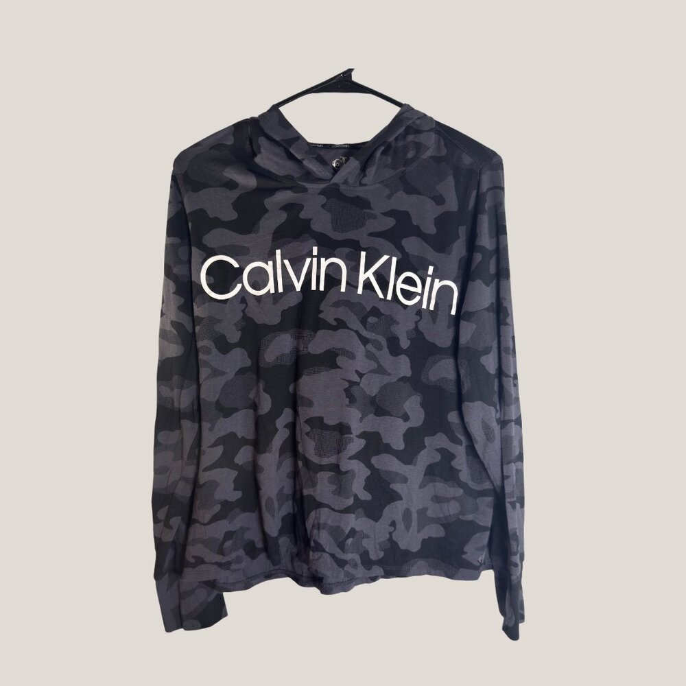 *$5 SALE* Calvin Klein Long Sleeve Hooded Pullover Shirt Camouflage, Size M